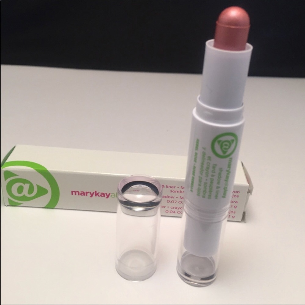 Mary Kay @ play shadow and liner in one-Rebel Rose